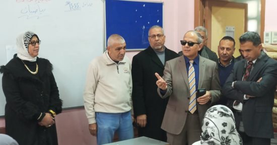 محافظ كفر الشيخ يوجه بالدقة في التصحيح والمراجعة قبل اعتماد وإعلان نتيجة الإعدادية