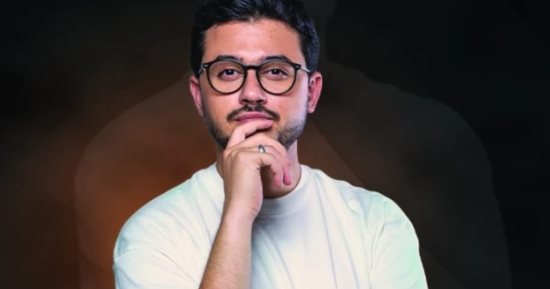 المنشد مصطفى عاطف يحيى يلتقى بجمهوره على مسرح الساقية اليوم الأربعاء