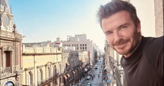 ديفيد بيكهام يتناول حشرات ميتة.. صور