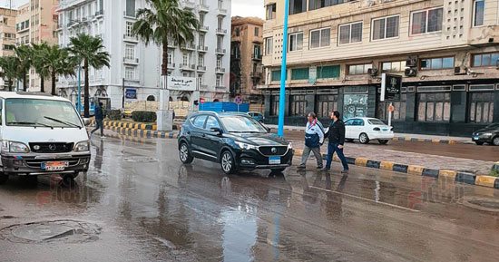 طقس شتوى بارد  فى المحافظات.. غلق ميناء العريش بسبب ارتفاع الأمواج..الدفع بـ1300 طاقم فنى لمواجهة سوء الأحوال الجوية بالبحيرة.. أجواء باردة ورياح بالغربية والمنوفية.. والرياح تلغى رحلات البالون الطائر فى الأقصر