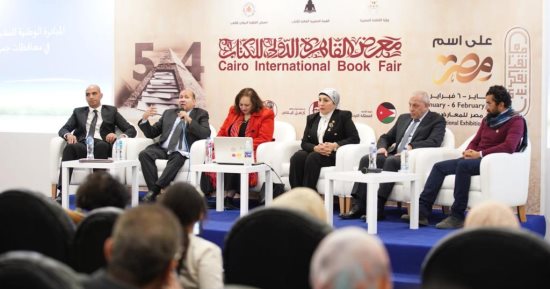 المنسق العام للمبادرة الوطنية للمشروعات الخضراء الذكية يستعرض أهدافها بمعرض الكتاب
