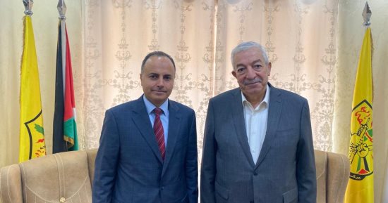 نائب رئيس حركة فتح يستقبل السفير المصرى بفلسطين