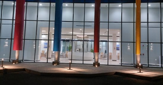 "مركز خدمات مصر" نافذة خدمية حكومية متطورة داخل محافظة أسوان.. صور