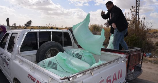 ضبط منتجات منتهية الصلاحية خلال حملة تموينية بالإسماعيلية.. صور