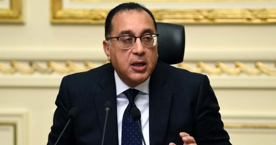 رئيس الوزراء يبدأ جولة فى مصانع الغزل والنسيج بالمحلة الكبرى