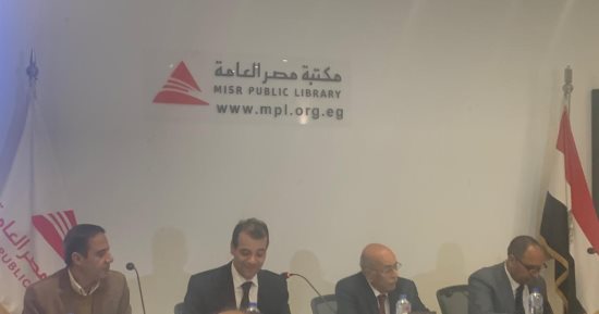 مشاركون في مناقشة كتاب عبد الحميد باشا بدوي: علامة فارقة في تاريخ مصر