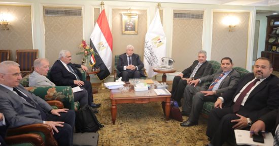 وزير التعليم العالى يلتقى وفدى الاتحاد الجغرافى الدولى والجمعية الجغرافية 