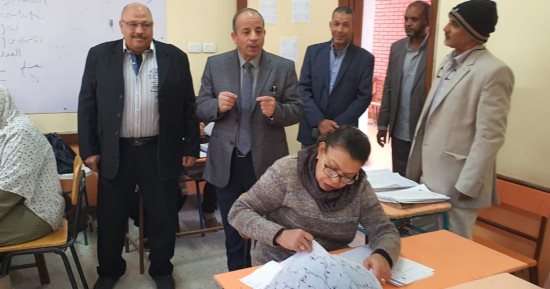 نتيجة الشهادة الإعدادية بالأقصر.. استمرار أعمال التصحيح وتقدير الدرجات.. صور