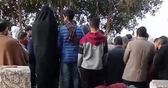 تشييع جنازة باسل أحد طلاب الطب الثلاثة ضحايا حادث تصادم مروع بالشرقية