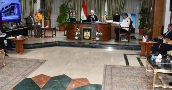 صور.. محافظ جنوب سيناء يترأس الاجتماع الأول لبحث حماية الكابلات خلال تطوير ورصف الطرق