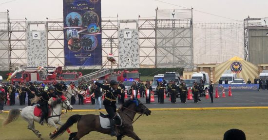 عروض الخيالة تخطف الأنظار بحفل عيد الشرطة 