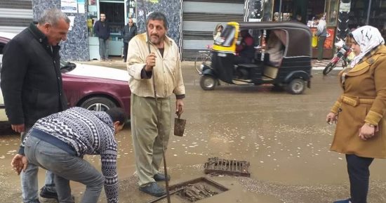 محافظ الدقهلية يتابع عمليات كسح وشفط مياه الأمطار.. صور 