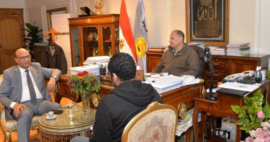 محافظ أسيوط يناقش مشروعات مياه الشرب والصرف الصحى مع "النواب"