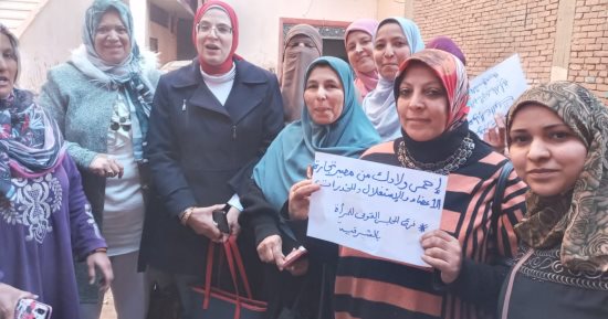 مقررة "القومى للمرأة" بالشرقية: المرأة الركيزة الأساسية للمجتمع.. واستهدفنا 85 ألف سيدة لتوعيتهن بمخاطر الهجرة غير الشرعية ضمن "مراكب النجاة".. ونفذنا 27 ألف زيارة بالقرى الأكثر تصديرا للهجرة من خلال 100 رائدة