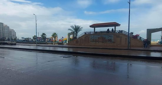 نوة "الكرم" تضرب الإسكندرية بالأمطار من جديد.. هطول الأمطار المتوسطة على مناطق متفرقة مع انخفاض فى درجات الحرارة.. و"المحافظ" يشدد على استمرار رفع حالة الطوارئ.. وشركة الصرف الصحى تنشر 102 سيارة.. صور