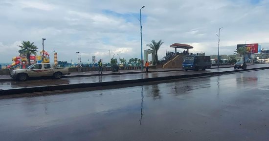استمرار رفع حالة الطوارئ وتطهير الشنايش فى نوة "الكرم" بالإسكندرية