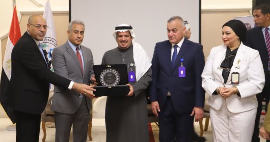 المركزى للاتحاد العربى لعمال المصارف يكرم قادة العمل القومى فى الغردقة