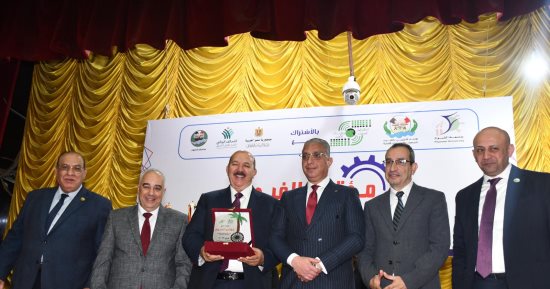 محافظ الفيوم يفتتح فعاليات مؤتمر "عام المجتمع المدنى والعمل التطوعى".. ويؤكد: مصر بدأت حزمة إصلاحات تنموية على مختلف الأصعدة والقطاعات.. ورئيس الجامعة: المؤتمر يهدف إلى الخروج بتوصيات تعمل على خلق فرص معيشة