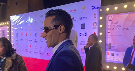 محمد رمضان يصل السجادة الحمراء لحضور حفل افتتاح مهرجان الأقصر