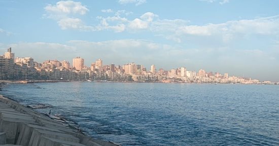 طقس الإسكندرية اليوم.. مائل للبرودة وأمطار متقطعة والصغرى 10 درجات.. صور