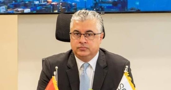 رئيس اقتصادية قناة السويس يبحث التعاون مع شركة مجرية لدراسة إنشاء مراكز خدمية