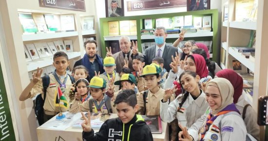 سفير فلسطين بالقاهرة يزور معرض الكتاب ويؤكد: مصر ستبقى عاصمة للثقافة العربية