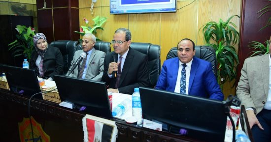 "شبابنا يقدر من غيرها".. ندوة توعوية عن إدمان المخدرات بجامعة سوهاج.. صور وفيديو