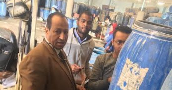 ضبط وإعدام 18 طن مواد غذائية غير صالحة للاستهلاك الآدمى بأسوان