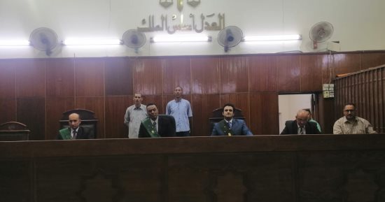 السجن 10 سنوات لمتهم بتهديد شخص على الإنترنت بسوهاج