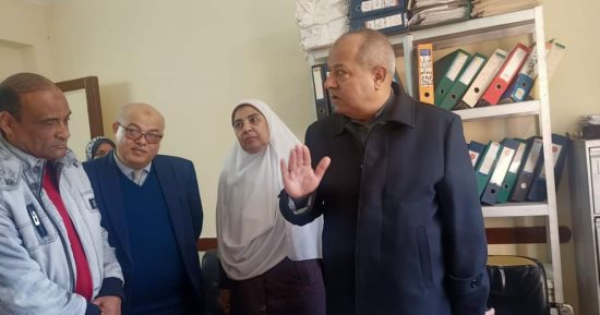 رئيس كهرباء القناة يوجه بإعادة تجهيز خدمة عملاء بورسعيد.. صور