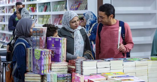 "القاهرة الإخبارية": قاعة صلاح جاهين داخل معرض الكتاب شهدت 3 ندوات الأحد