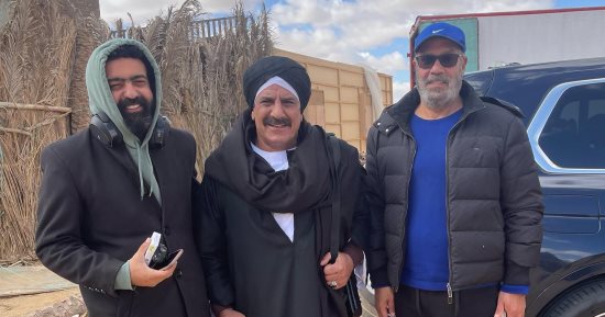 "انتظروا شداد".. محمد لطفى يشارك صورة من كواليس تصوير مسلسل "عملة نادرة"