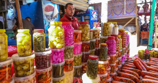 الصحة توجة نصيحة هامة حول تناول المخللات لمرضى الضغط