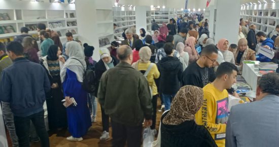 إقبال كبير على جناح قصور الثقافة بمعرض الكتاب