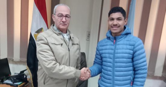 اختيار لاعب من كفر الشيخ للمشاركة فى بطولة فرنسية للصم.. والمحافظ يشيد بأسرته