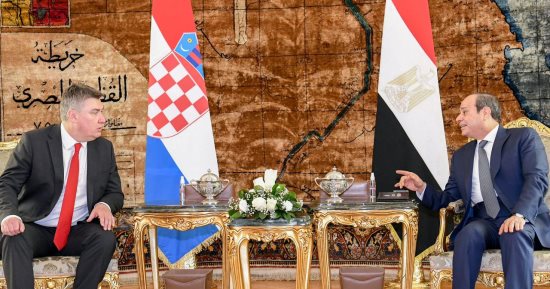 الرئيس السيسى يؤكد تضامن مصر الكامل مع الشعبين السورى والتركى واستعدادها لتقديم كل أوجه المساعدة لمواجهة آثار الزلزال.. الرئيس فى مؤتمر صحفى مع ميلانوفيتش: نقدر مواقف كرواتيا الداعمة لمصر فى ملف سد النهضة