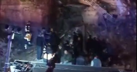 حريق ضخم في منطقة كهرمان مرعش التركية عقب الزلزال