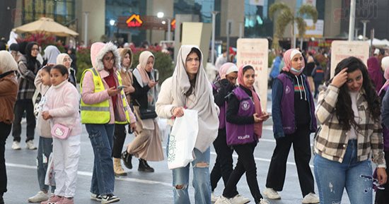 أمطار وأجواء شتوية مبهجة فى ختام معرض الكتاب 2023.. صور