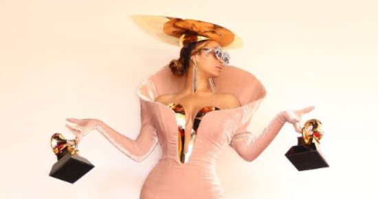 بيونسيه تحتفل بجوائزها الأخيرة فى حفل Grammy بصورتين ورسالة شُكر