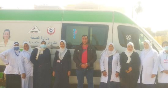 علاج 1100 حالة فى قافلة طبية ضمن "حياة كريمة" بقرية سالم البحيرى ببنى سويف