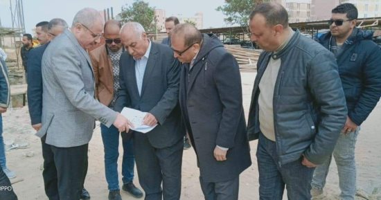 رئيس جامعة القناة يُوجه بسرعة الانتهاء من مبنى العيادات بالمستشفى الجامعى