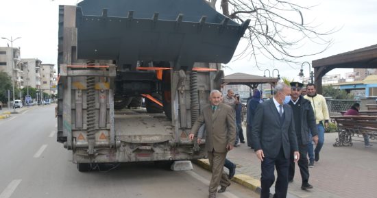 محافظ القليوبية: توريد 4 لوادر لدعم منظومة النظافة بمبلغ 20.6 مليون جنيه