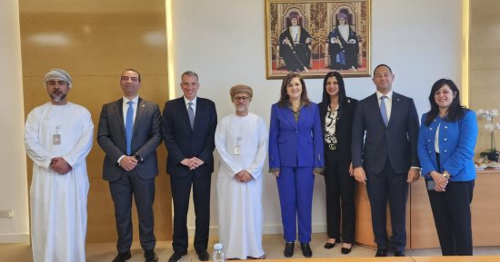 وزيرة التخطيط تلتقي عددا من المسئولين بسلطنة عمان للترويج للفرص الاستثمارية بمصر 