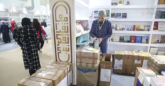 اللحظات الأخيرة فى وداع معرض الكتاب.. الناشرون يخلون الأجنحة بعد استقبال 3.6 مليون زائر