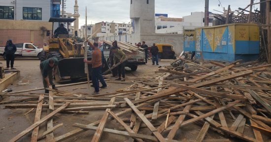 سقوط سقالة بمستشفى التل الكبير بالإسماعيلية دون خسائر بشرية.. صور