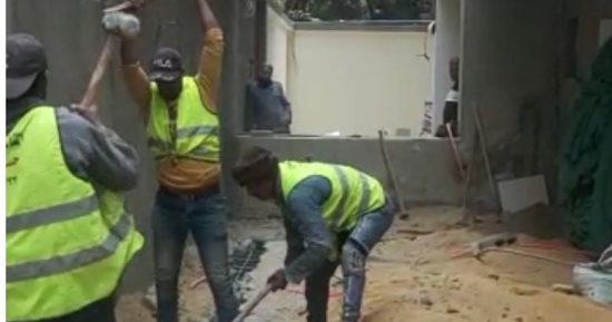 محافظة الجيزة: إزالة مخالفات تحويل جراج إلى محلات تجارية فى الدقى