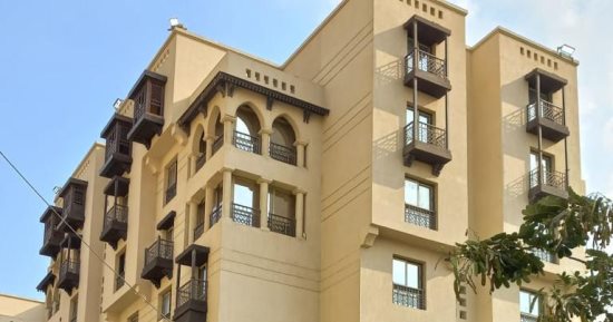 مساعد وزير الإسكان يتفقد سير العمل بمشروع تطوير "منطقة سور مجرى العيون"