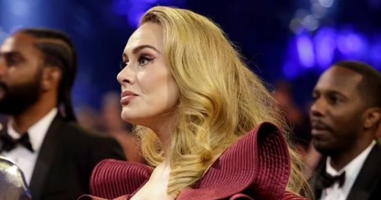 هل غادرت أديل حفل الجرامى غاضبة بعد فوز هارى ستايلز بدلا من بيونسيه؟