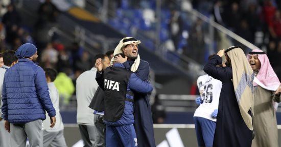 الهلال يكتب التاريخ فى كأس العالم للأندية بإنجاز أسطورى.. الزعيم يدك فلامنجو بثلاثية فى نصف النهائى.. الدوسرى هداف العرب فى المونديال وخامس لاعب يسجل فى 3 نسخ مختلفة.. والزعيم يضمن 4 ملايين دولار مكافأة.. فيديو