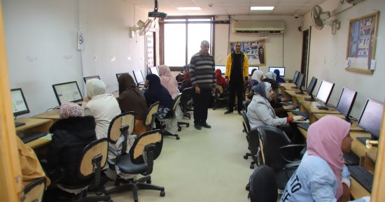 جامعة جنوب الوادى تختبر 117 باحثا للحصول على شهادة التحول الرقمى